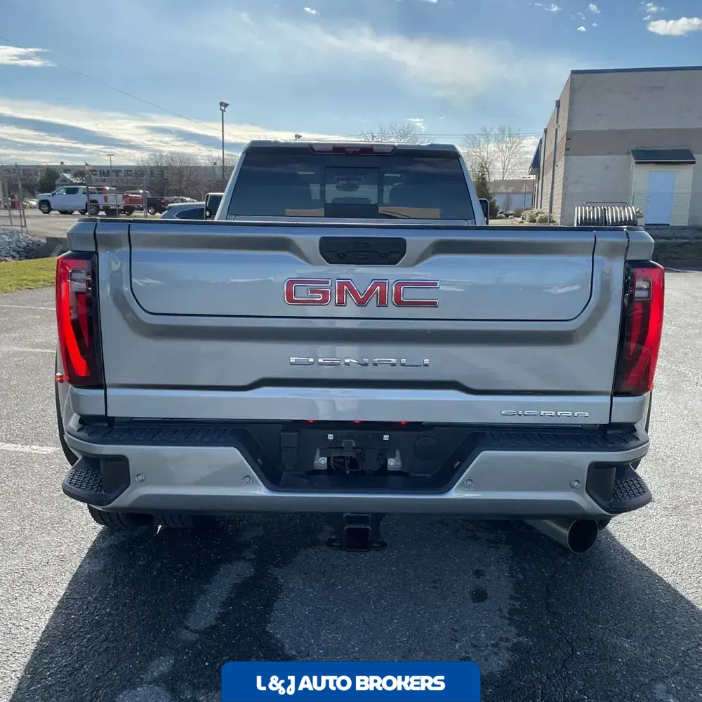 2025 GMC Sierra 3500HD Denali