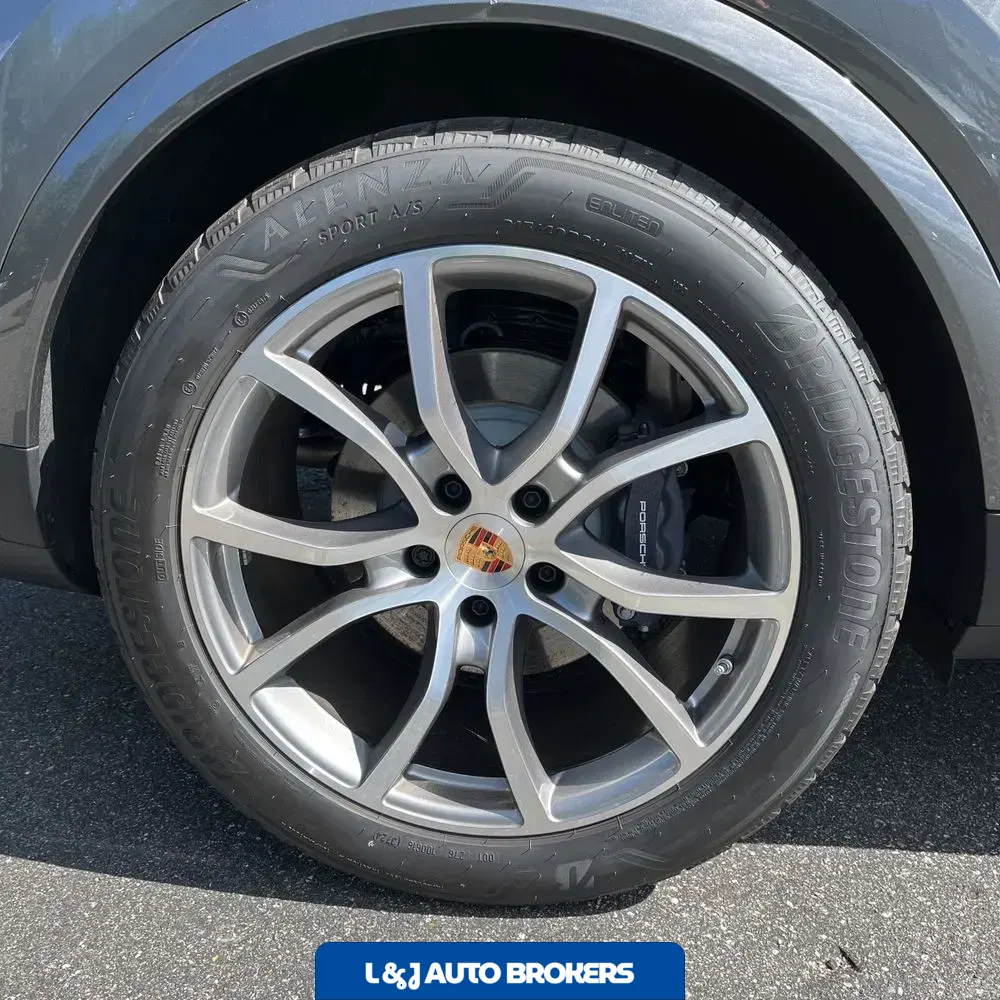 2025 Porsche Cayenne S 4D SUV