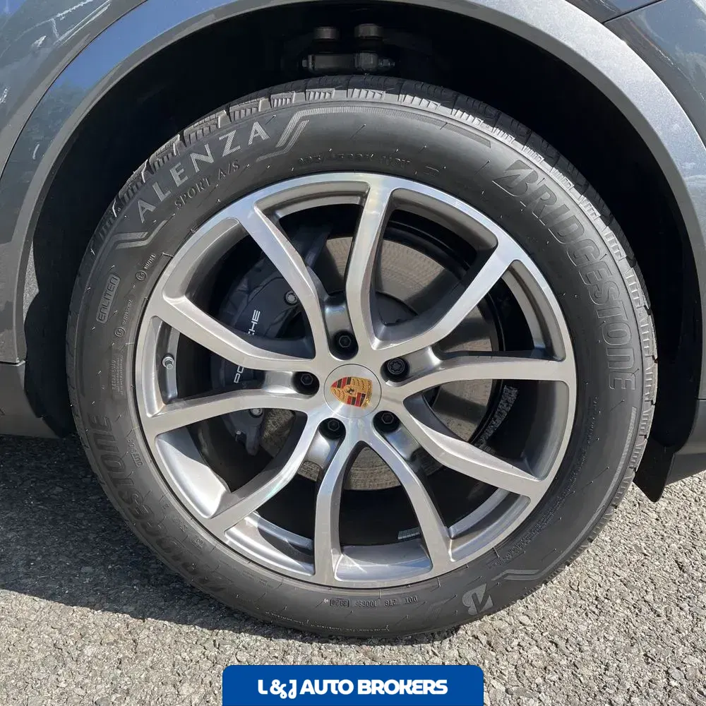 2025 Porsche Cayenne S 4D SUV