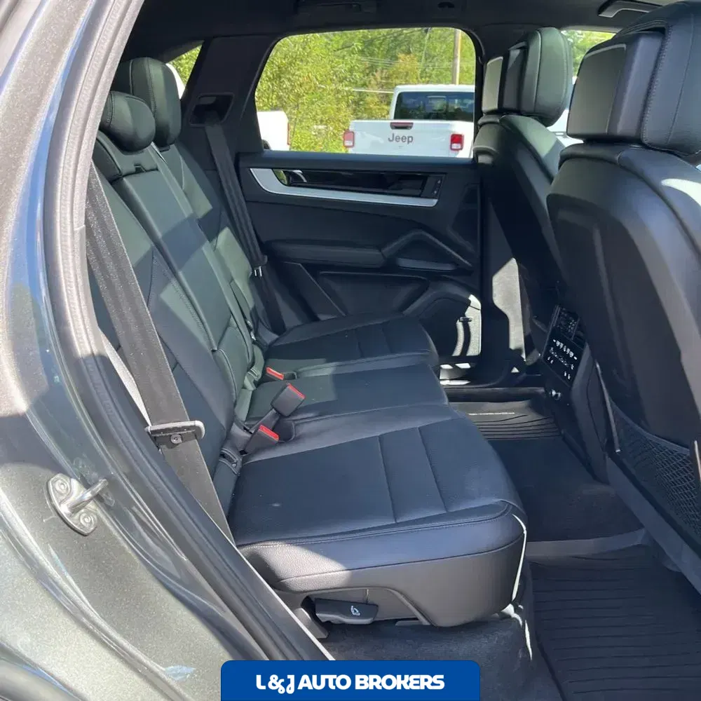 2025 Porsche Cayenne S 4D SUV