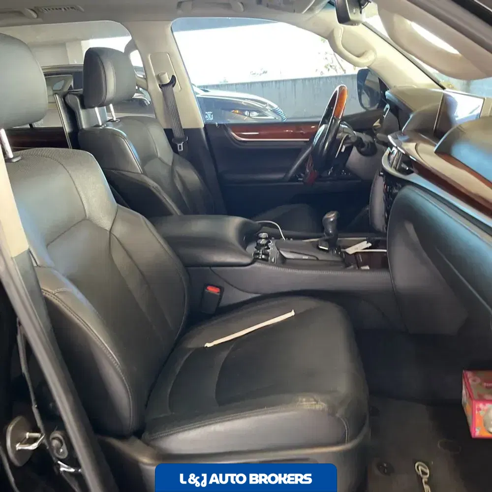 2017 Lexus LX 570 Base