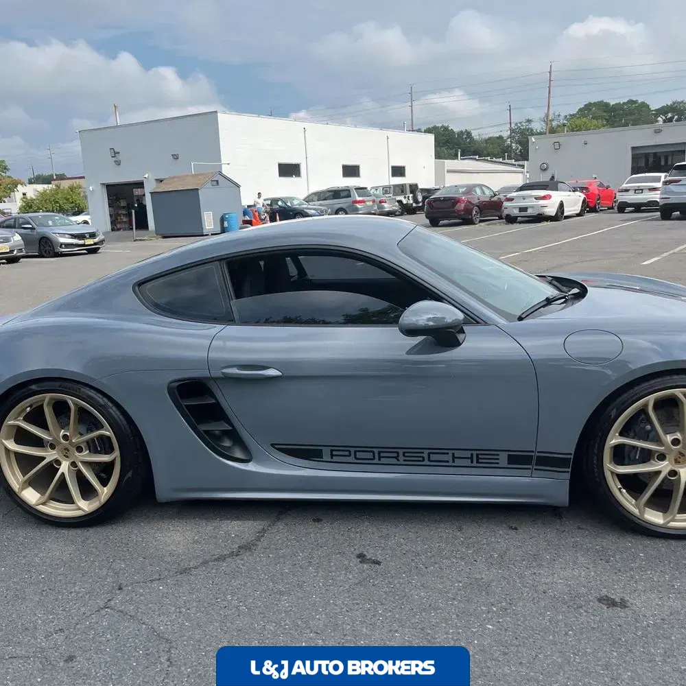 2024 Porsche 718 Cayman Base