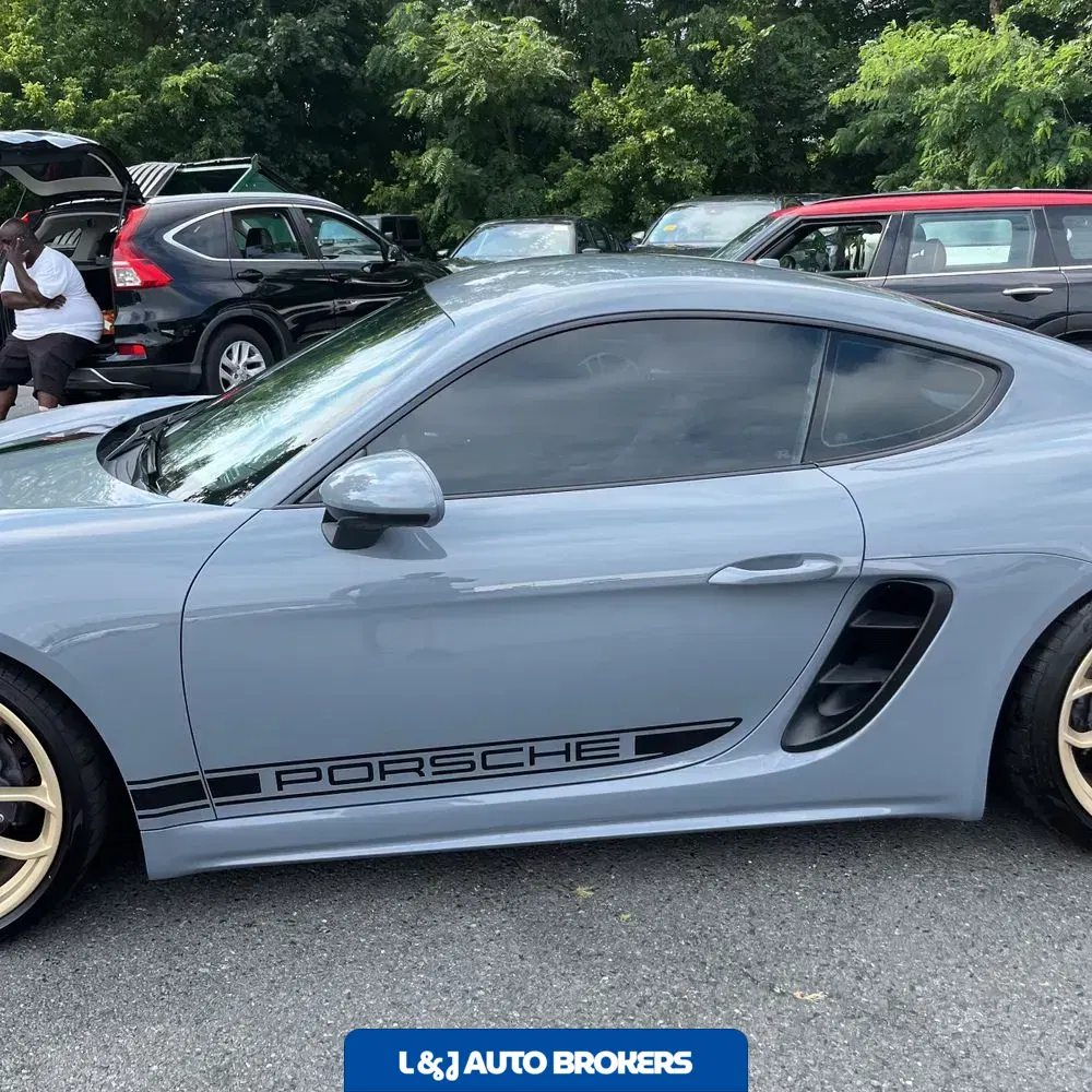 2024 Porsche 718 Cayman Base