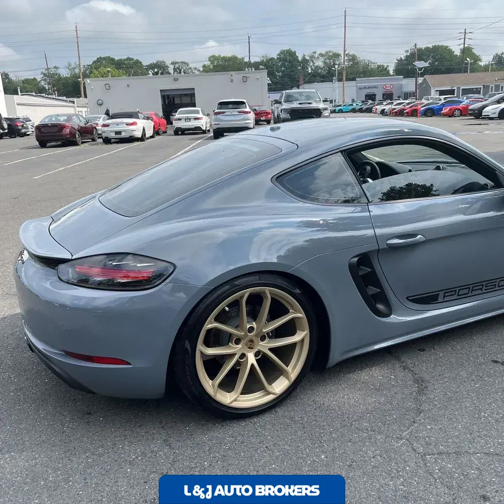 2024 Porsche 718 Cayman Base