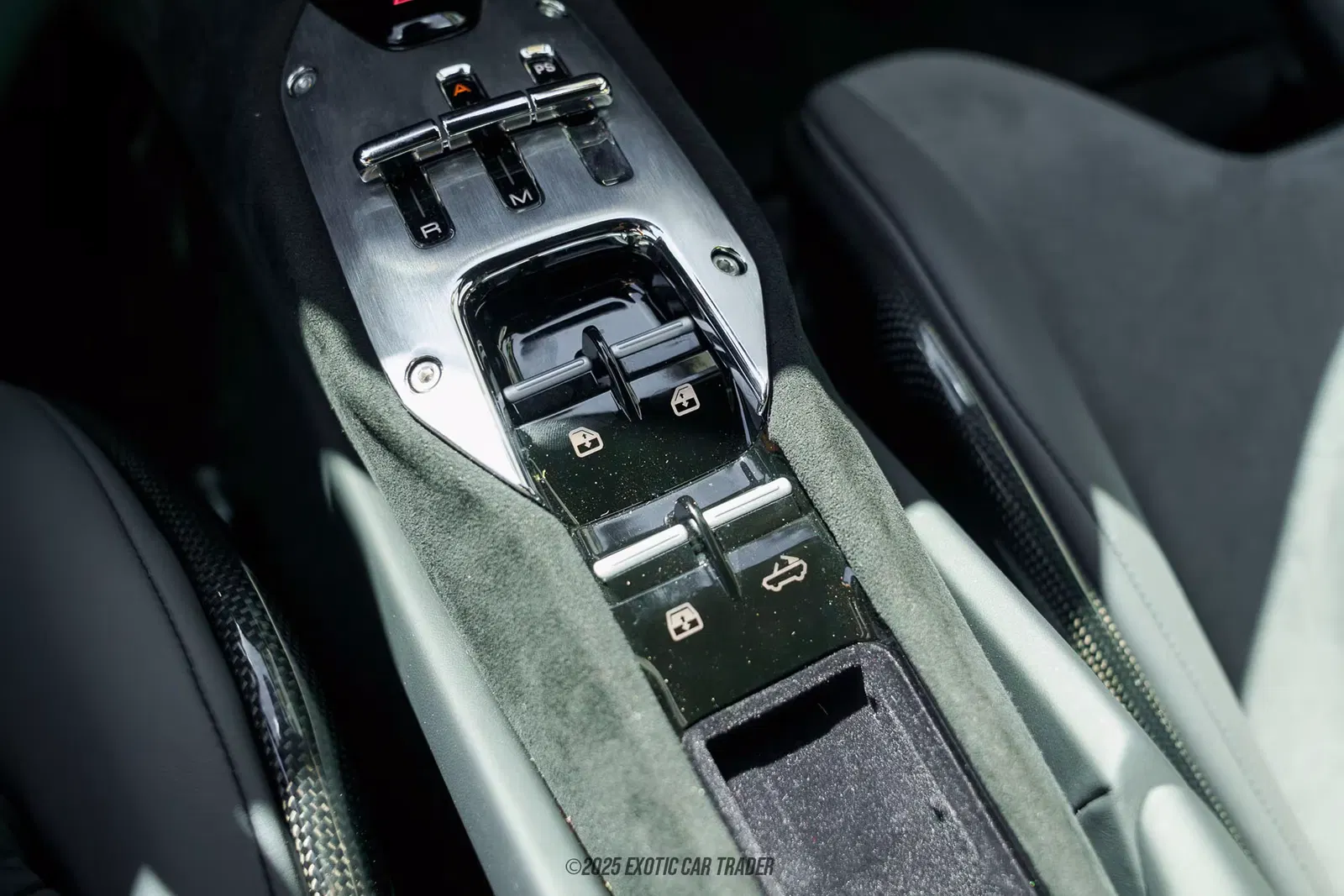 2025 Ferrari 296 GTS