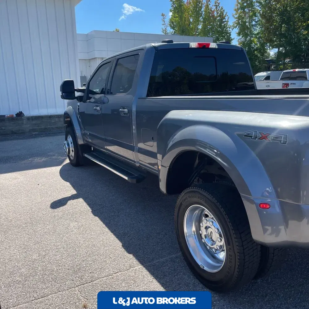 2022 Ford F-450 Super Duty Lariat