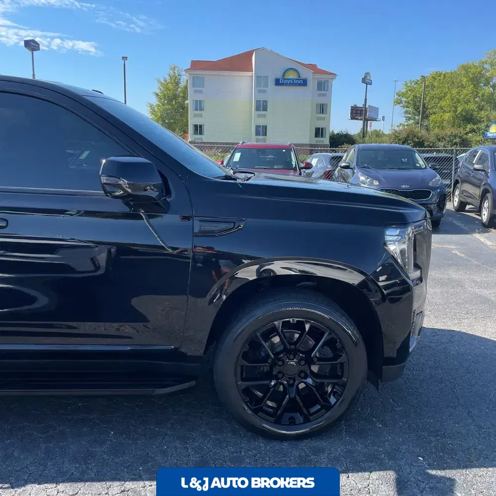 2023 GMC Yukon SLT