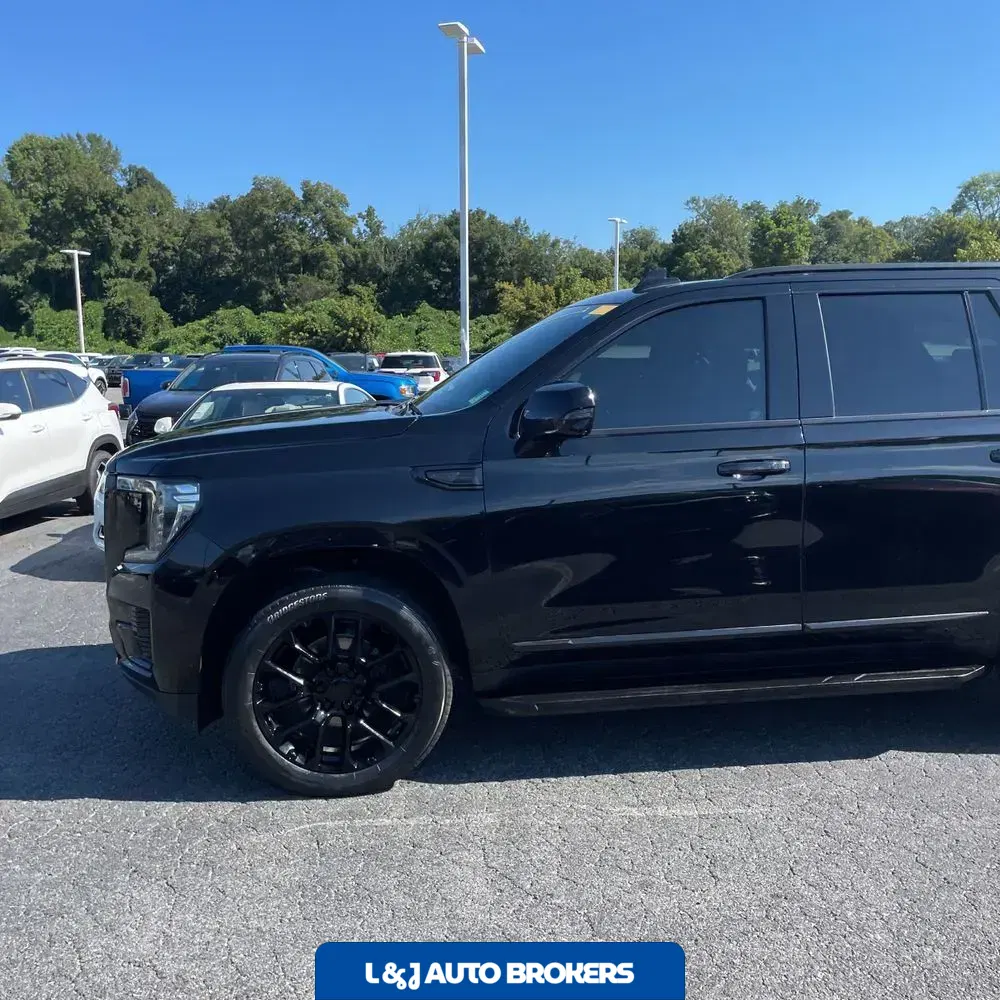 2023 GMC Yukon SLT