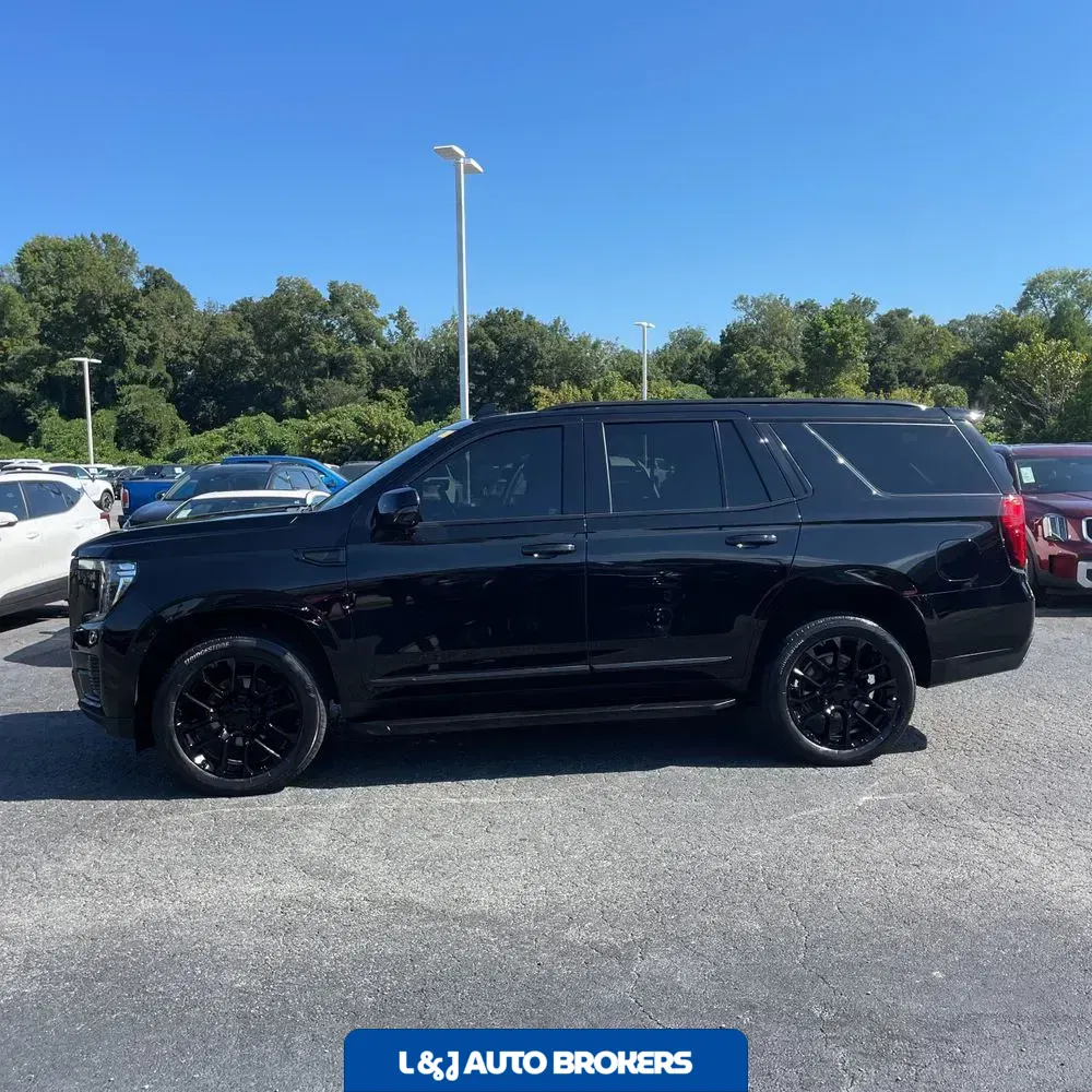 2023 GMC Yukon SLT