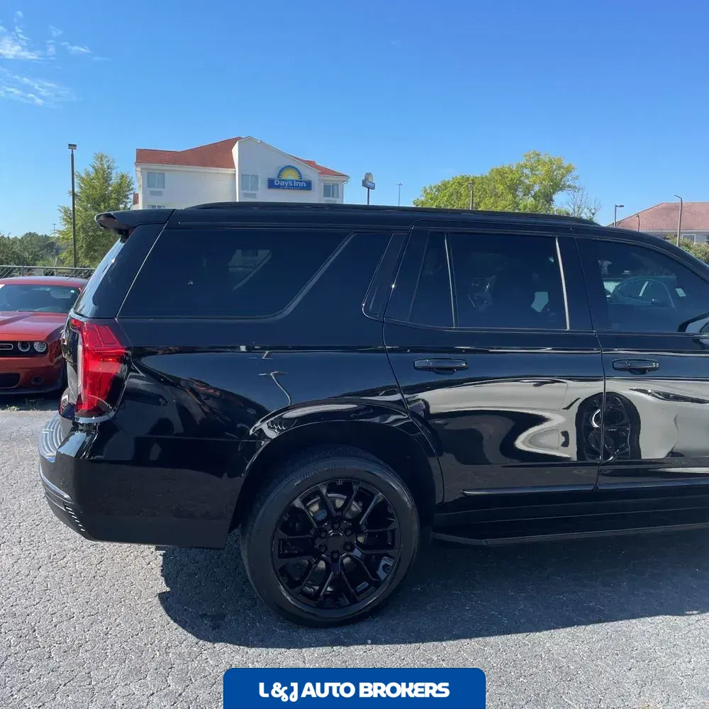 2023 GMC Yukon SLT