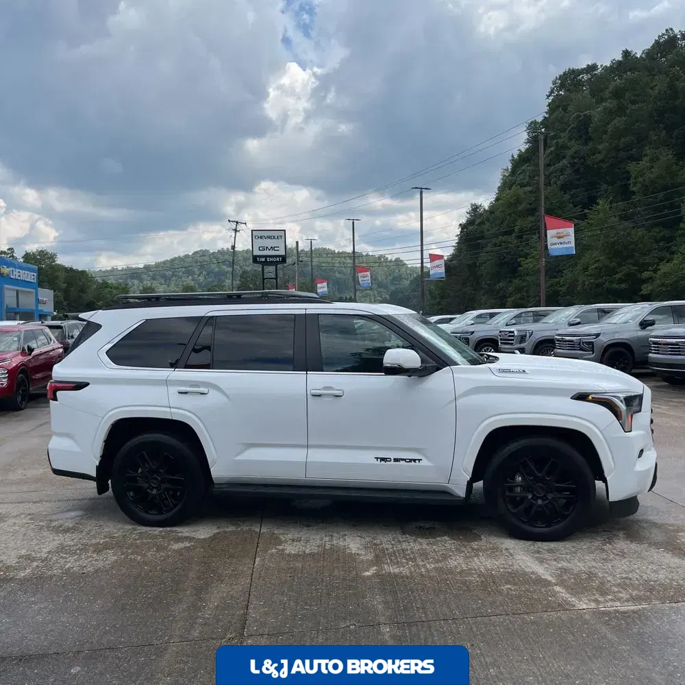 2024 Toyota Sequoia SR5