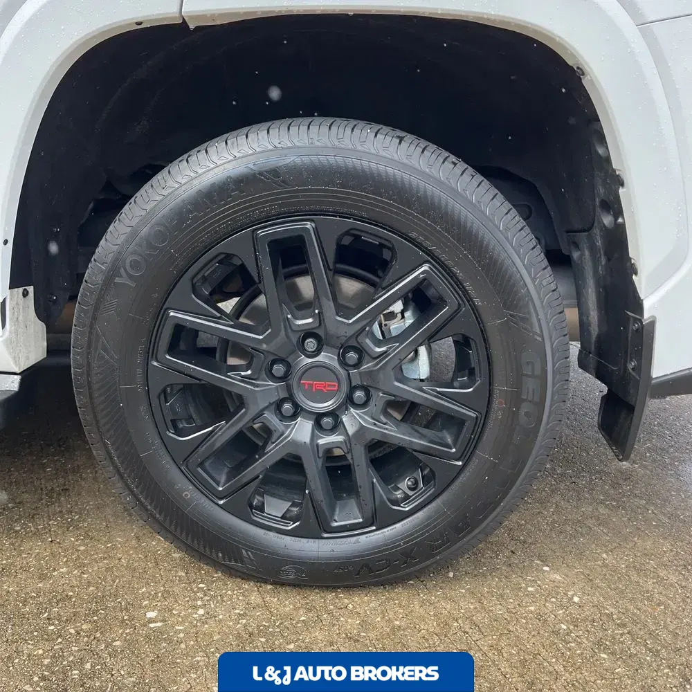 2024 Toyota Sequoia SR5