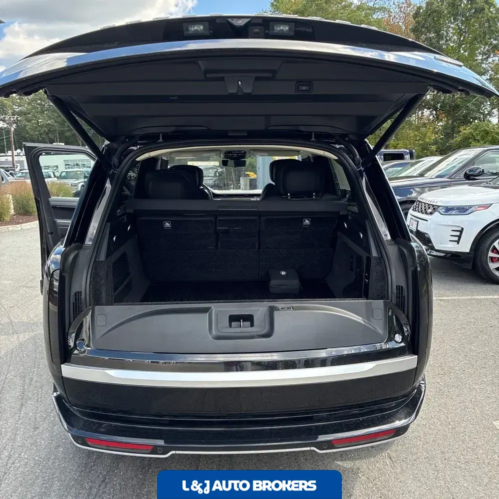 2023 Land Rover Range Rover P530 First Edition LWB