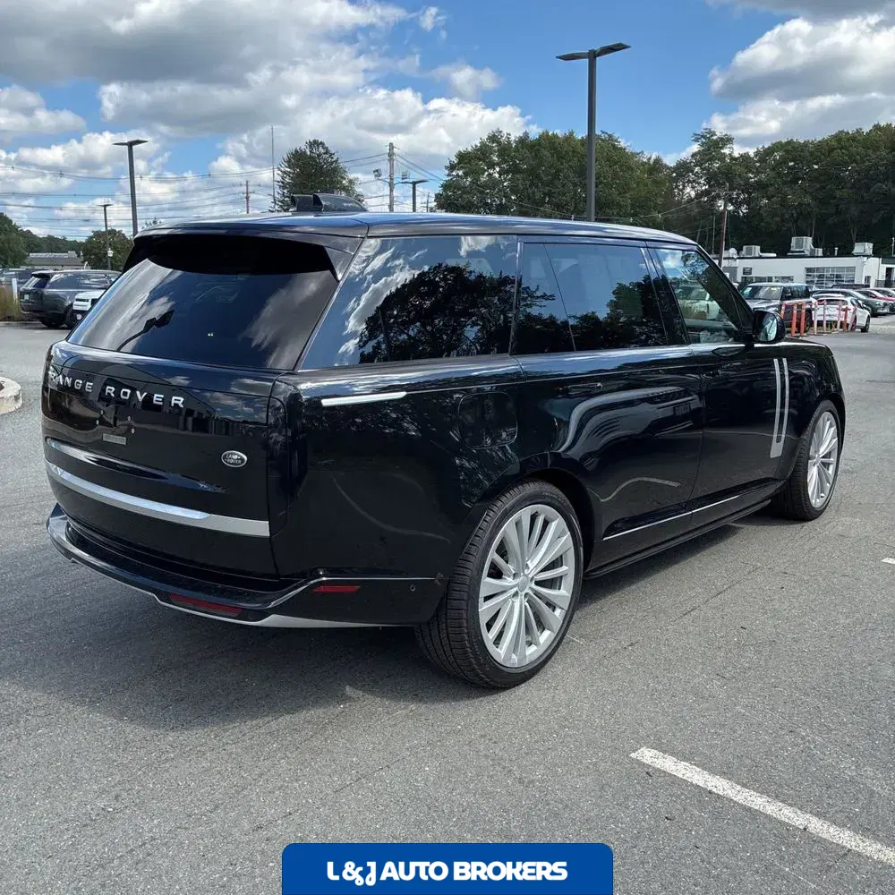 2023 Land Rover Range Rover P530 First Edition LWB