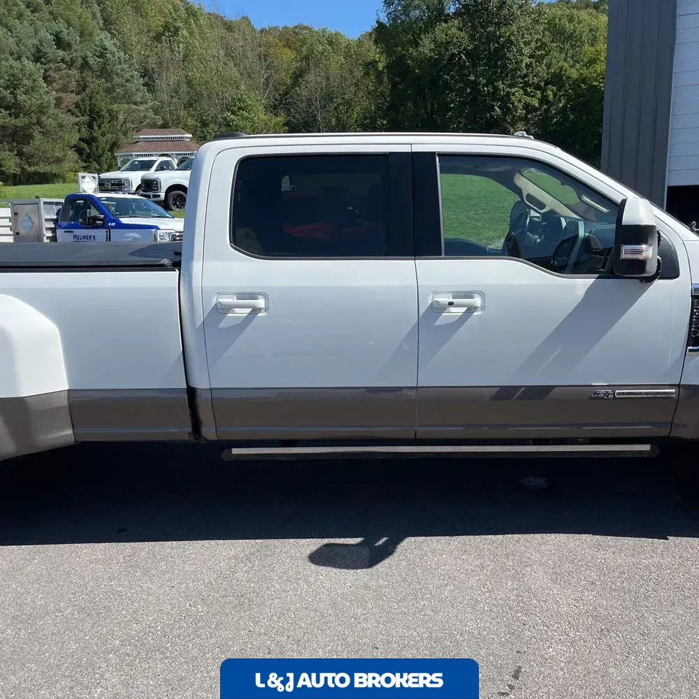 2022 Ford F-350 Super Duty Lariat