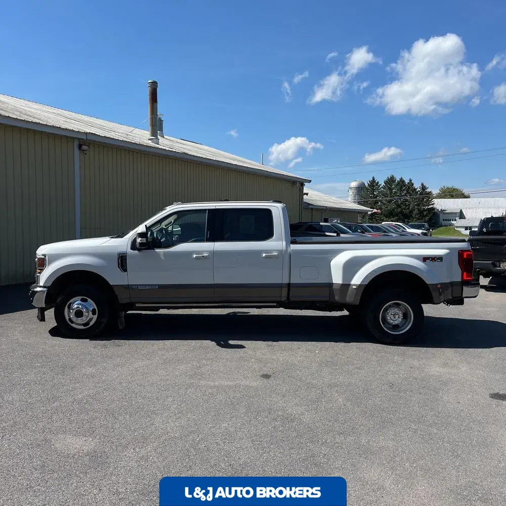 2022 Ford F-350 Super Duty Lariat