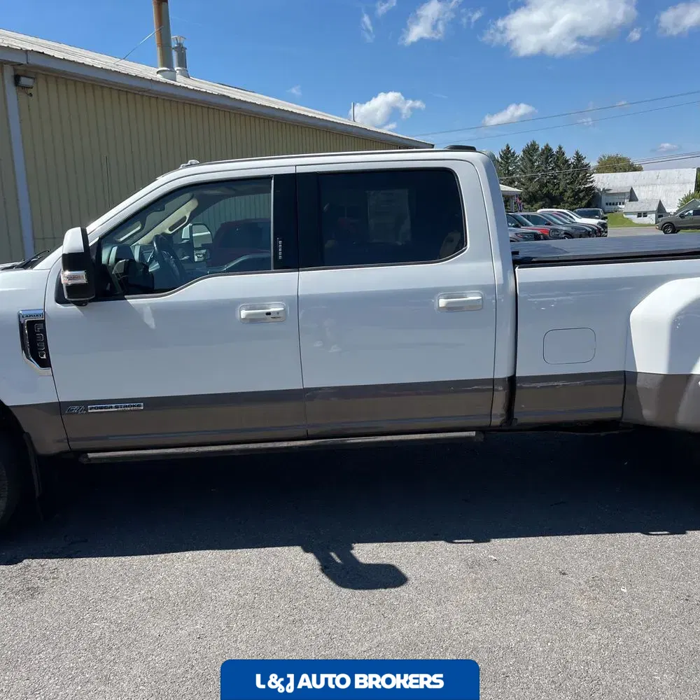 2022 Ford F-350 Super Duty Lariat