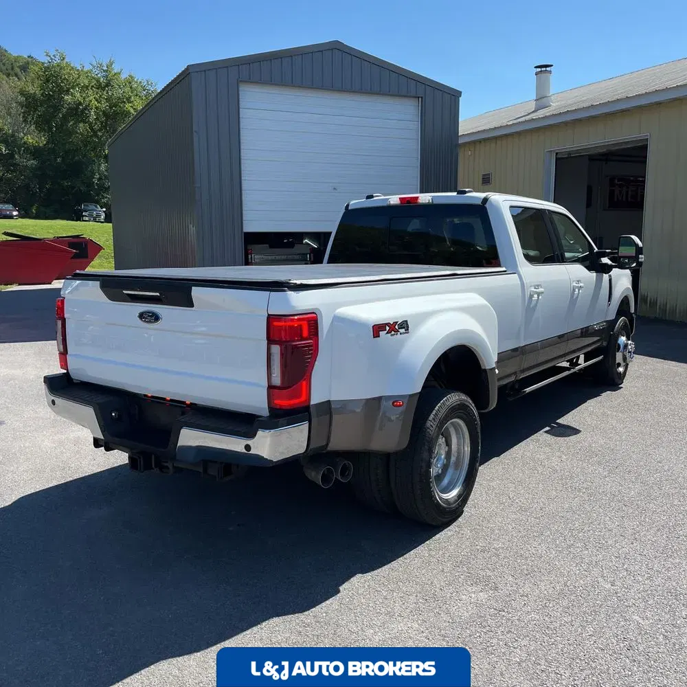 2022 Ford F-350 Super Duty Lariat