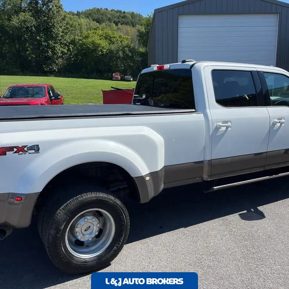 2022 Ford F-350 Super Duty Lariat