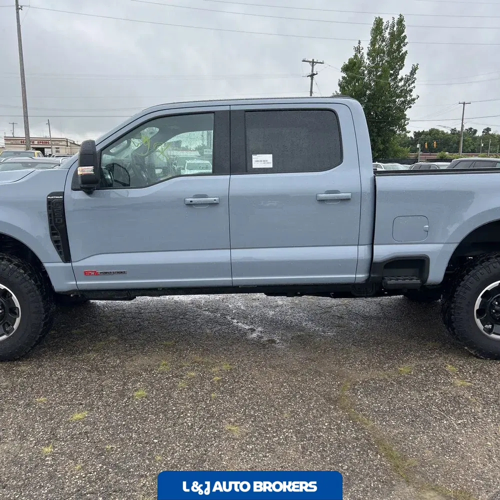 2025 Ford F250 S/D Platinum