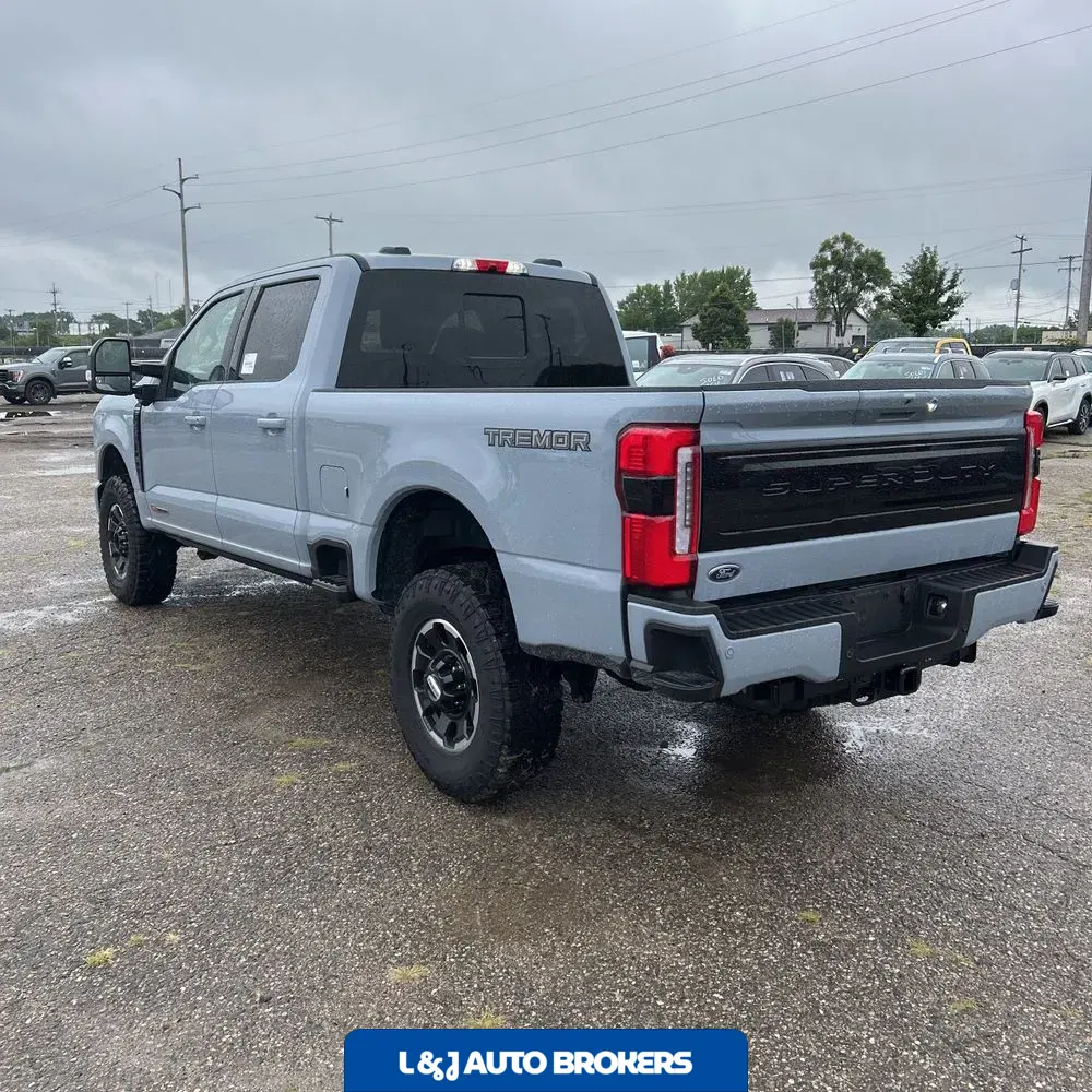 2025 Ford F250 S/D Platinum