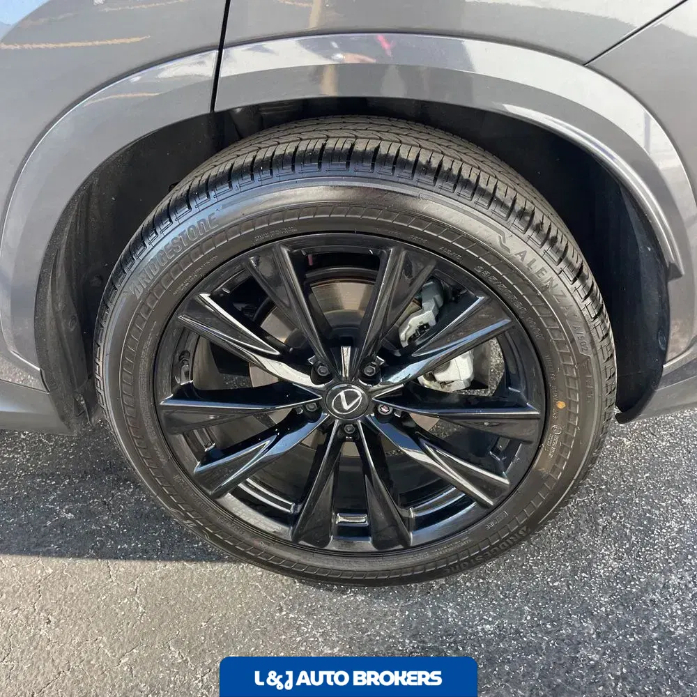 2025 Lexus NX 450h+ F SPORT Handling