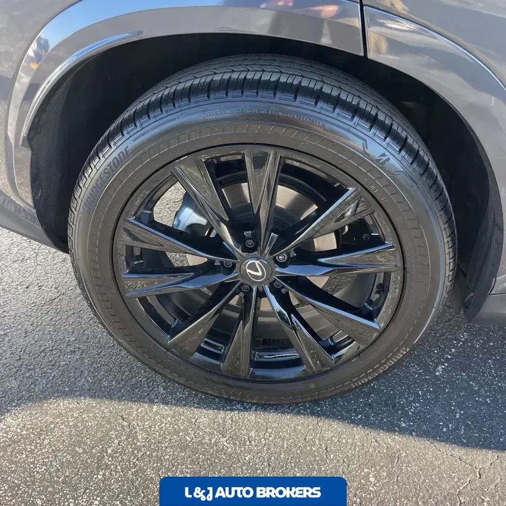 2025 Lexus NX 450h+ F SPORT Handling