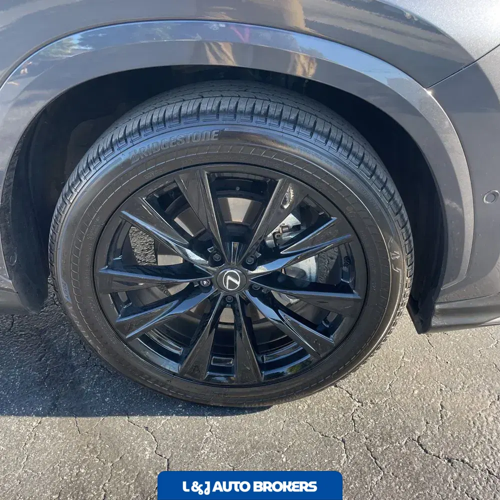 2025 Lexus NX 450h+ F SPORT Handling