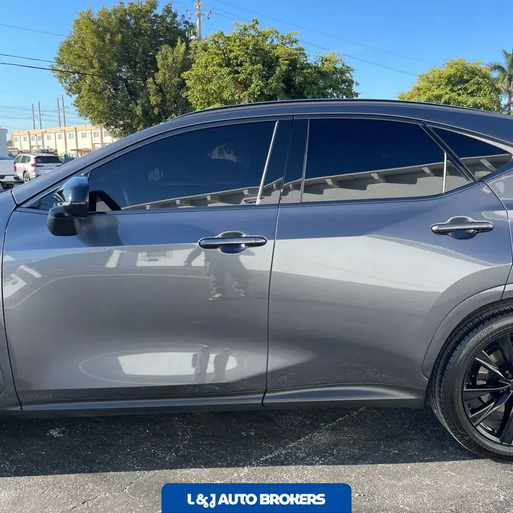2025 Lexus NX 450h+ F SPORT Handling