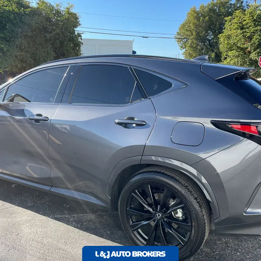 2025 Lexus NX 450h+ F SPORT Handling