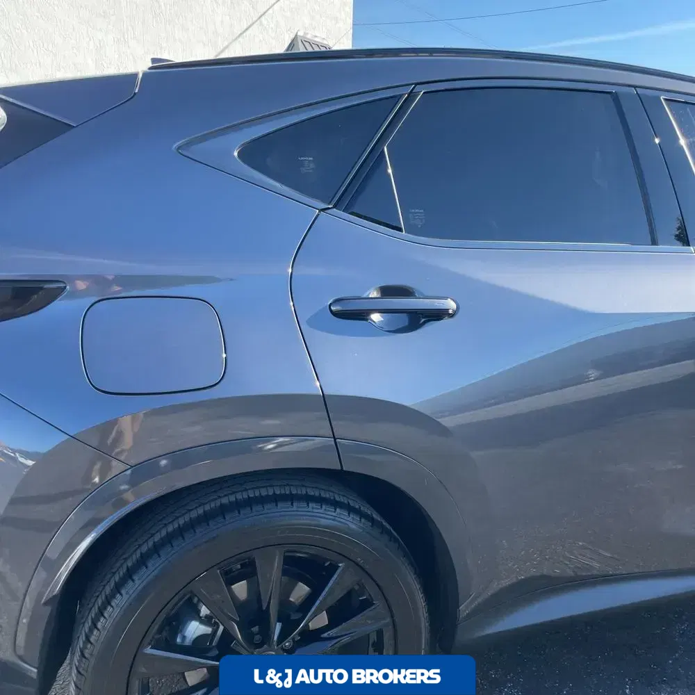 2025 Lexus NX 450h+ F SPORT Handling
