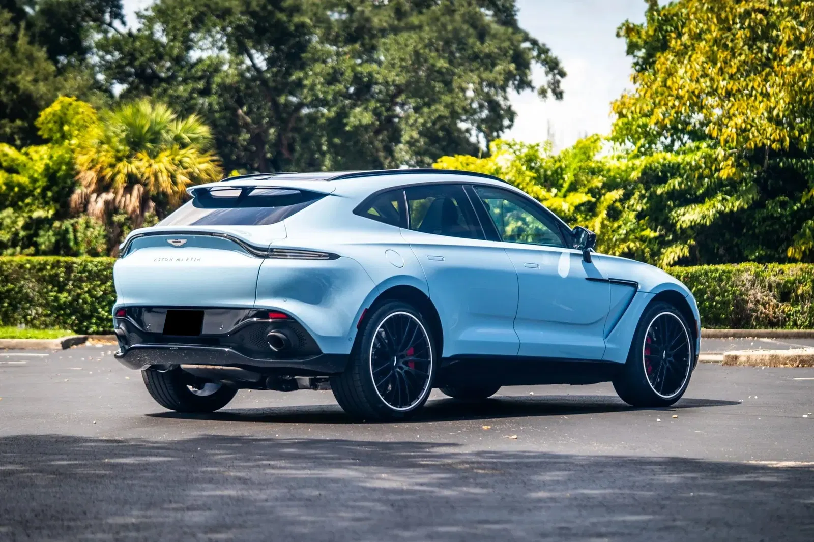 2022 Aston Martin DBX