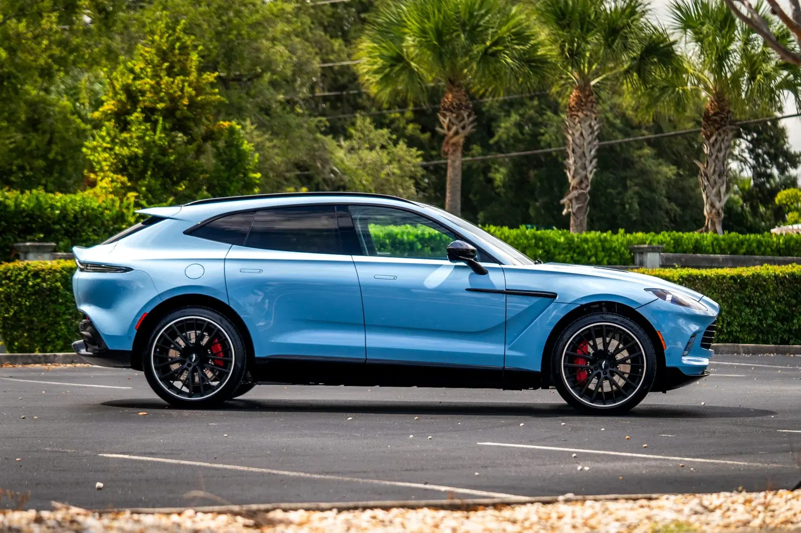 2022 Aston Martin DBX