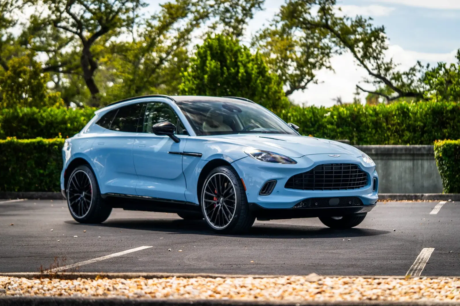 2022 Aston Martin DBX