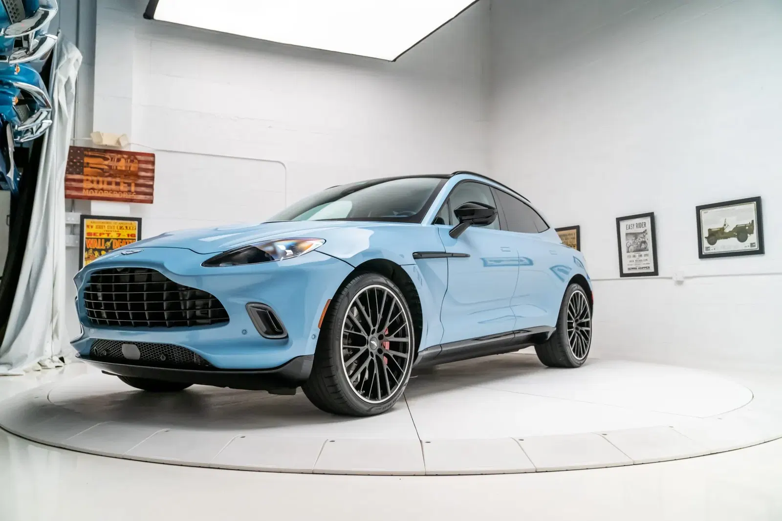 2022 Aston Martin DBX