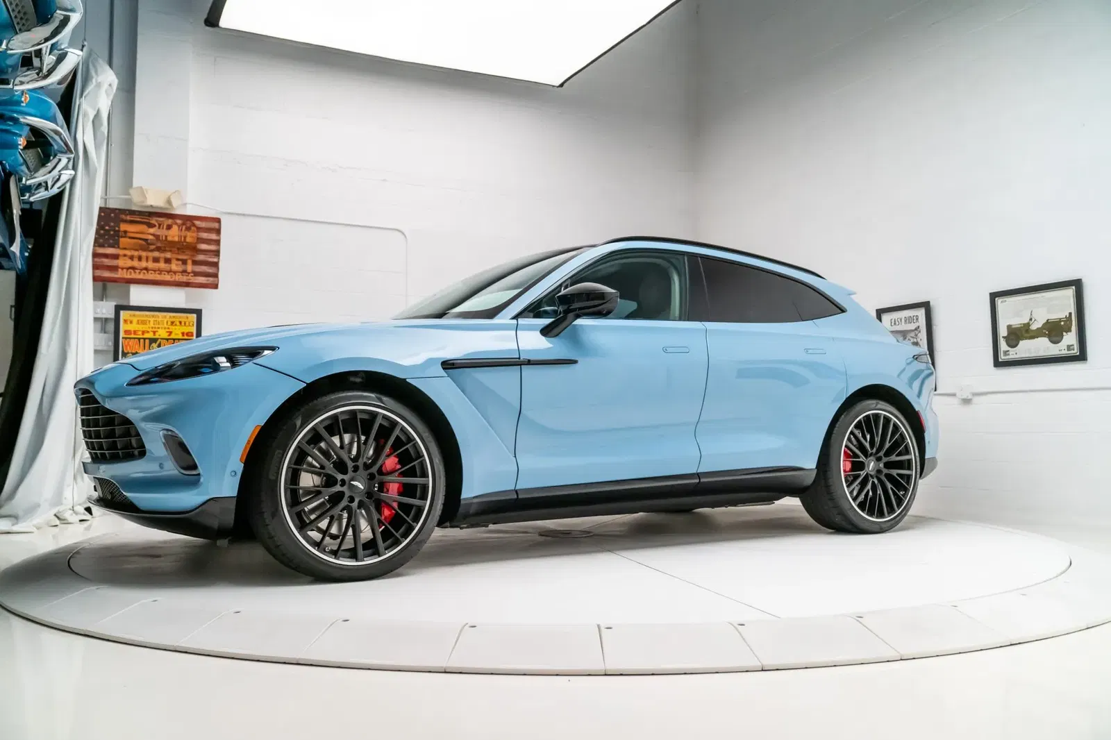 2022 Aston Martin DBX