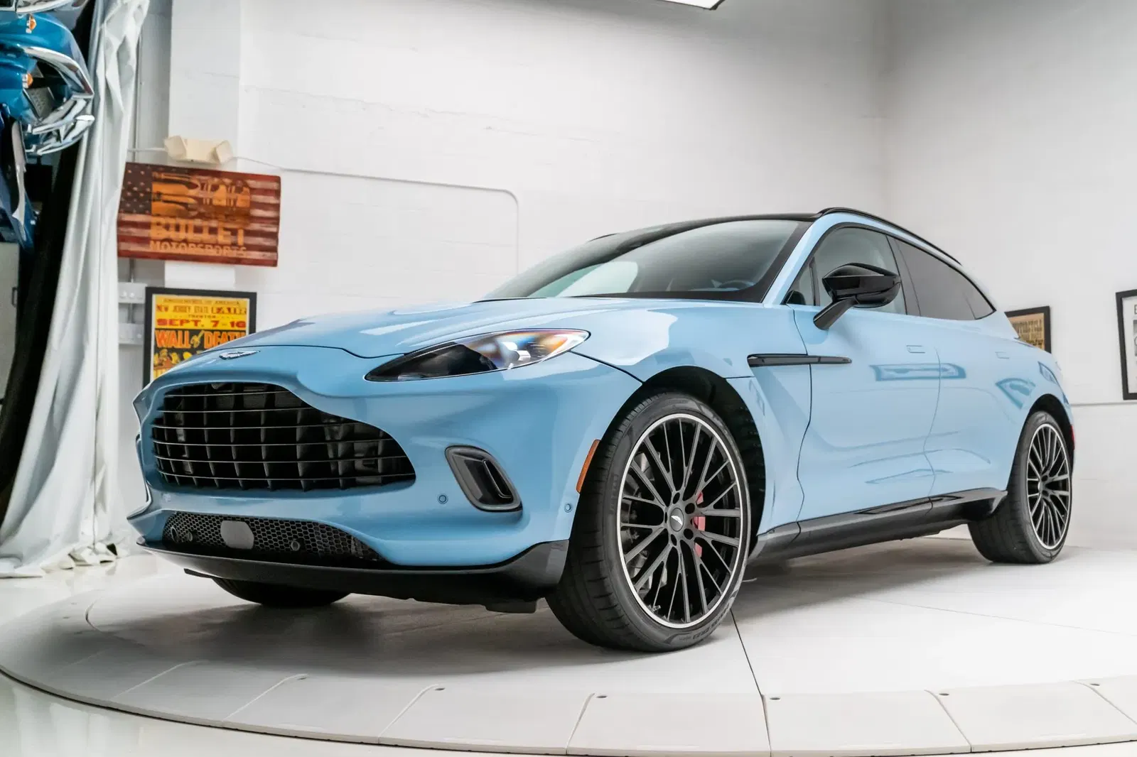 2022 Aston Martin DBX
