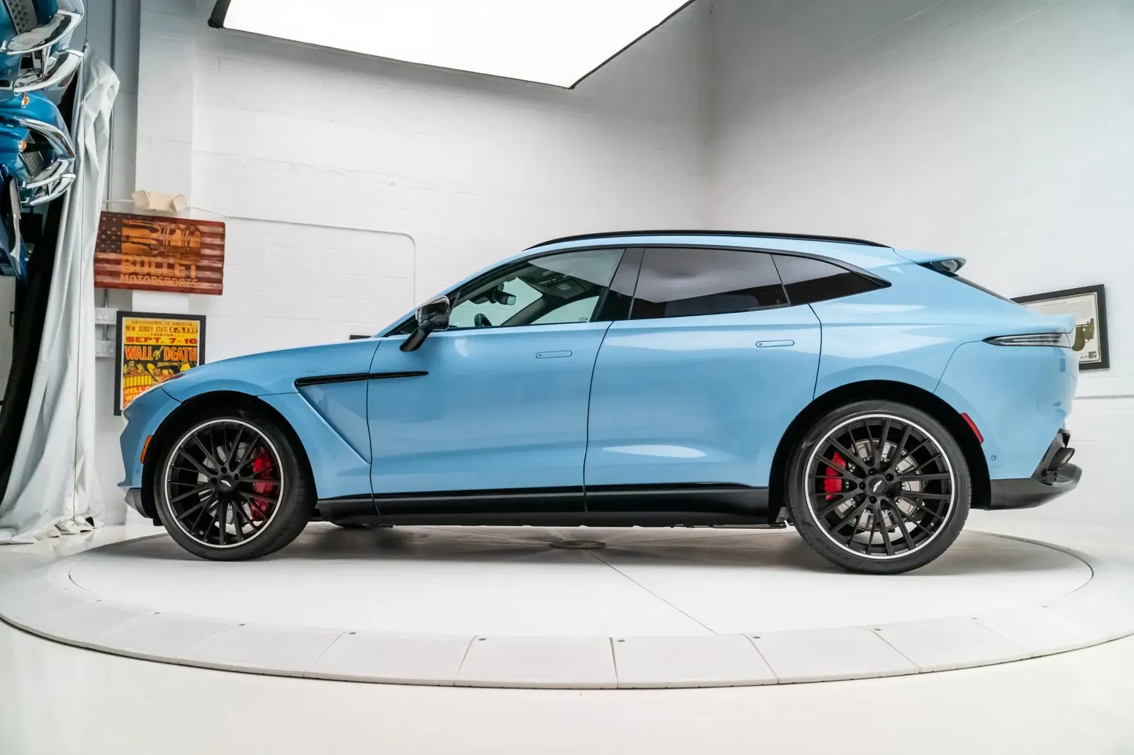 2022 Aston Martin DBX