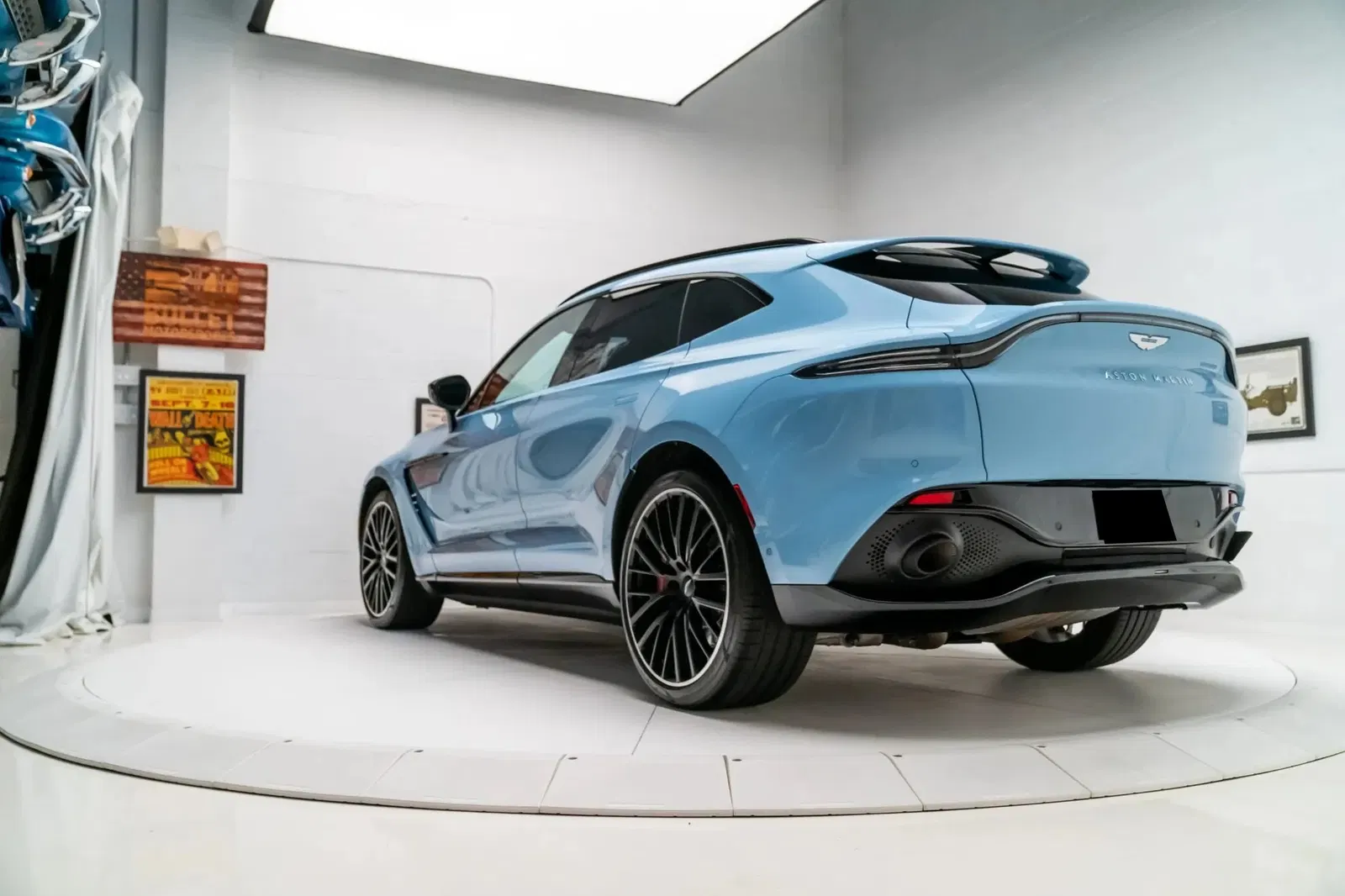 2022 Aston Martin DBX