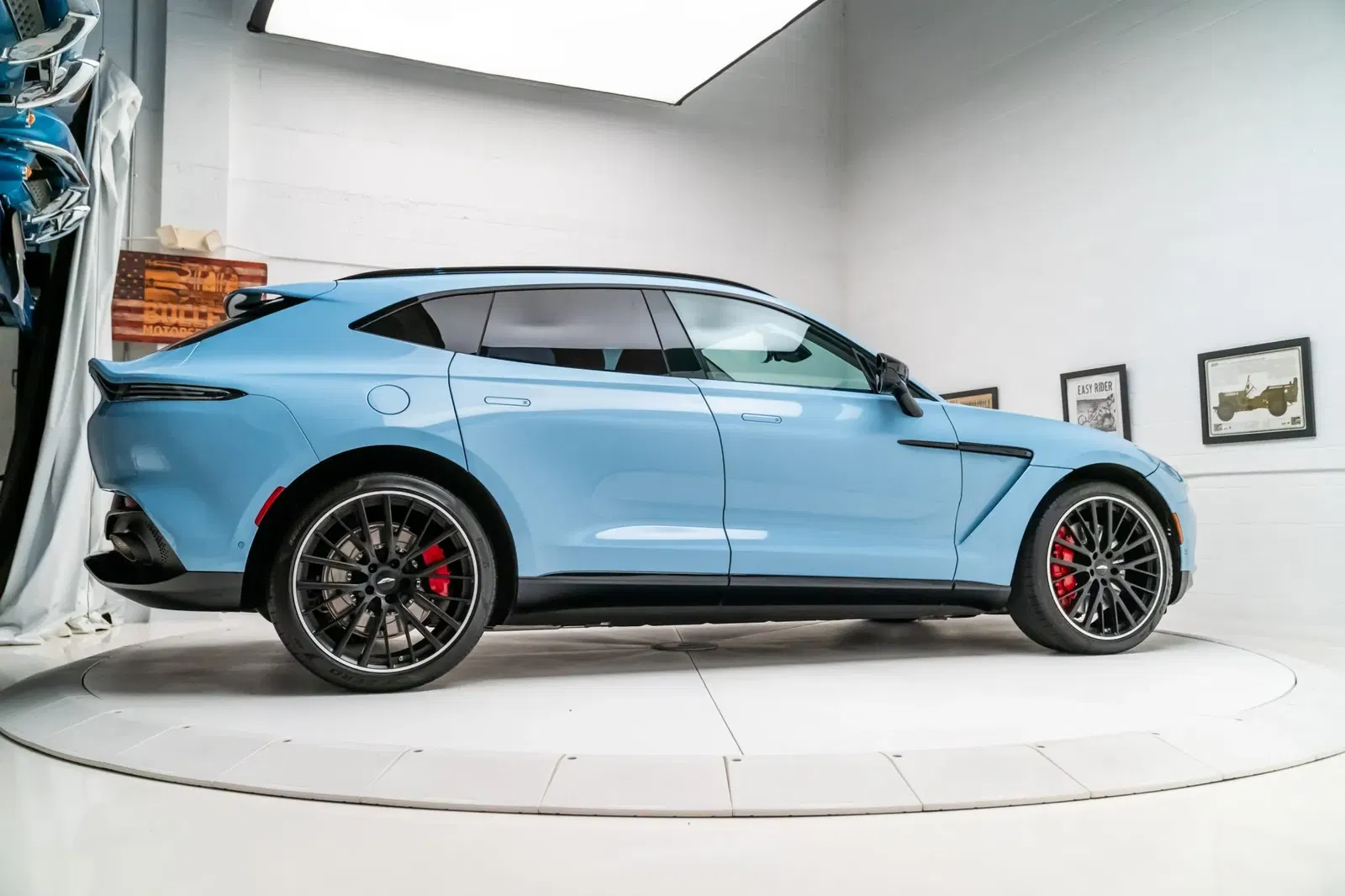 2022 Aston Martin DBX
