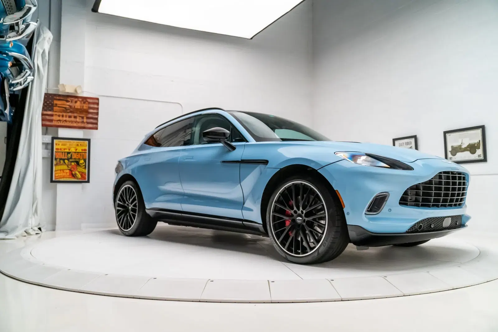 2022 Aston Martin DBX