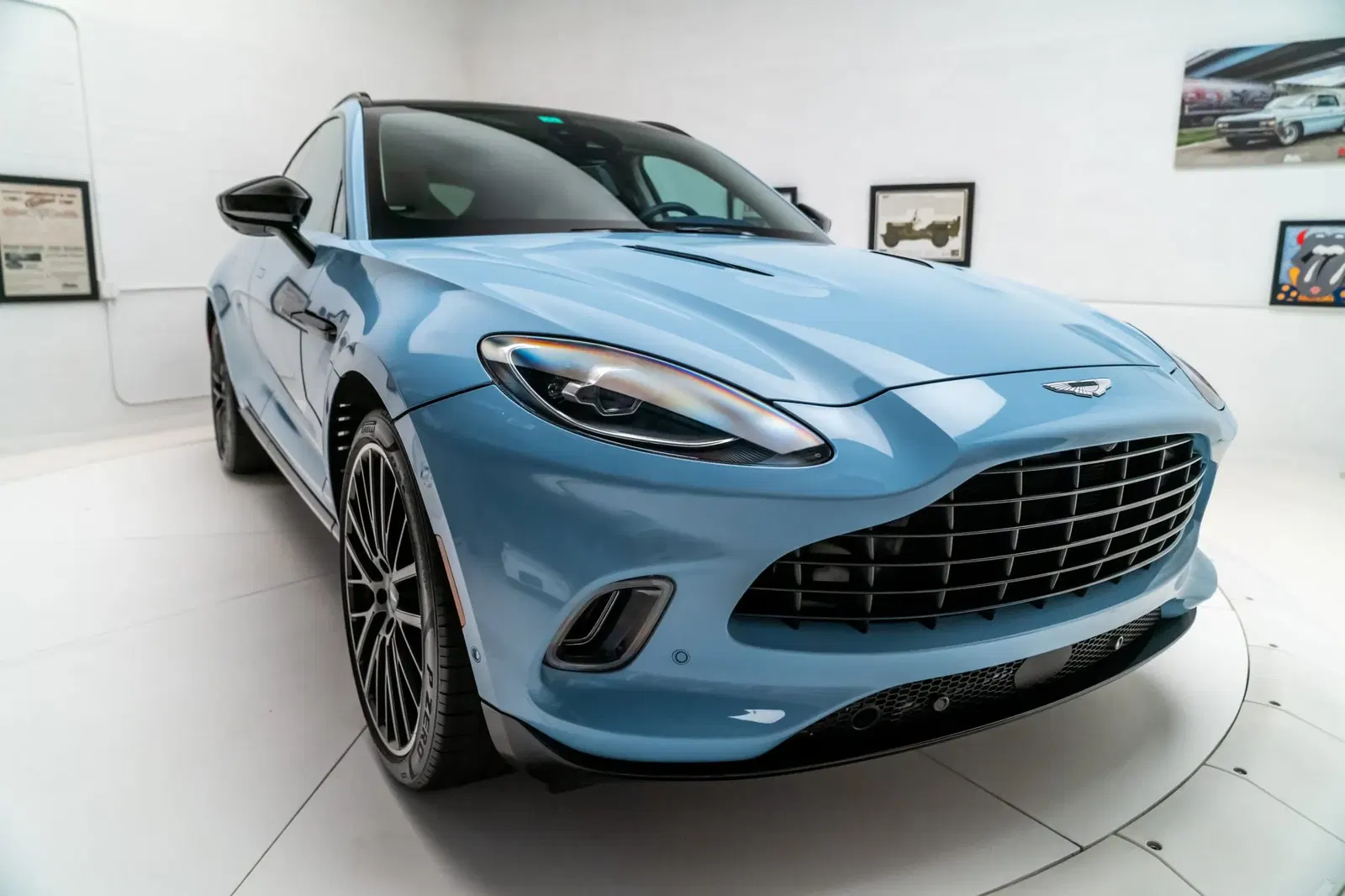 2022 Aston Martin DBX