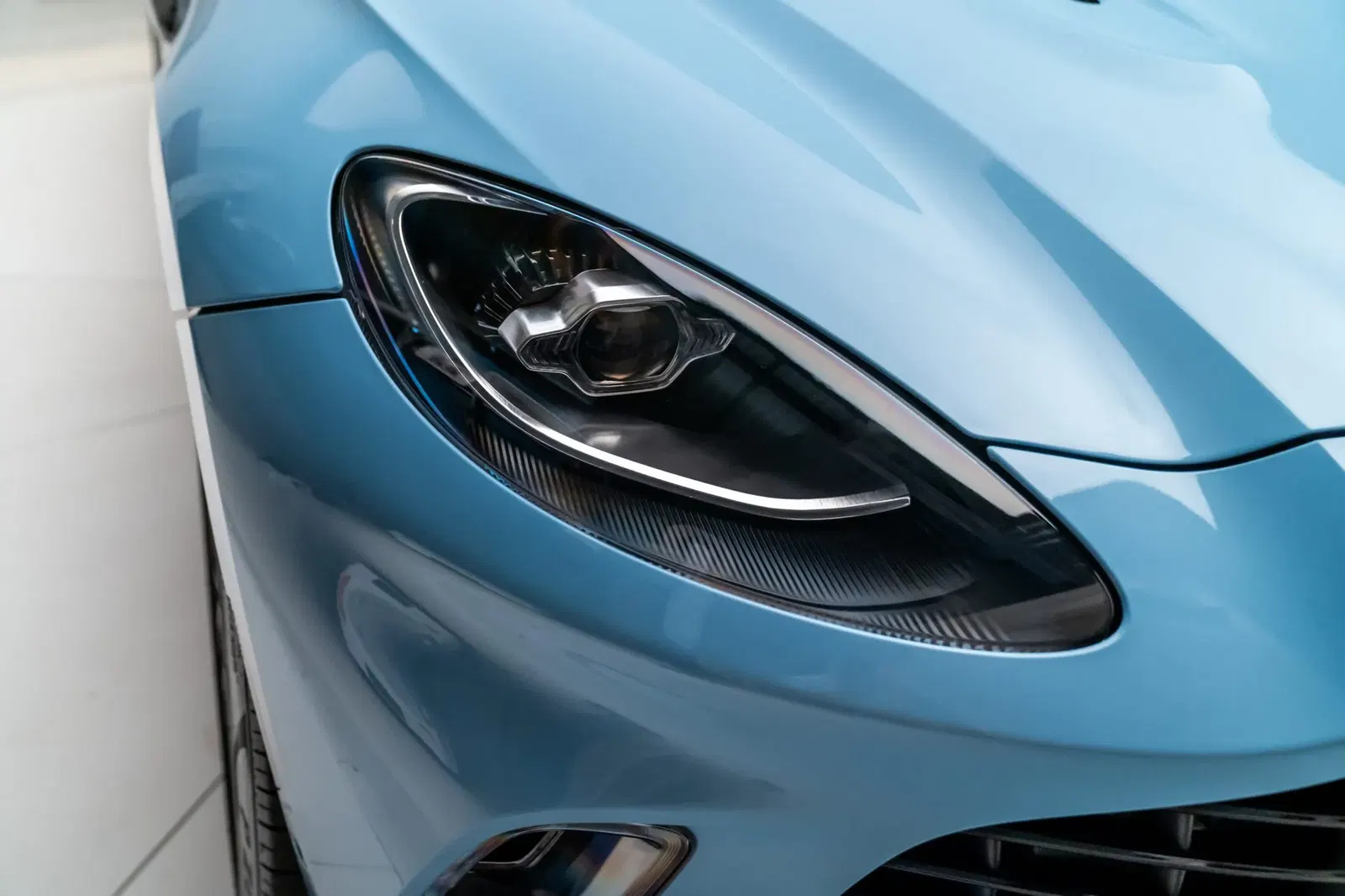 2022 Aston Martin DBX