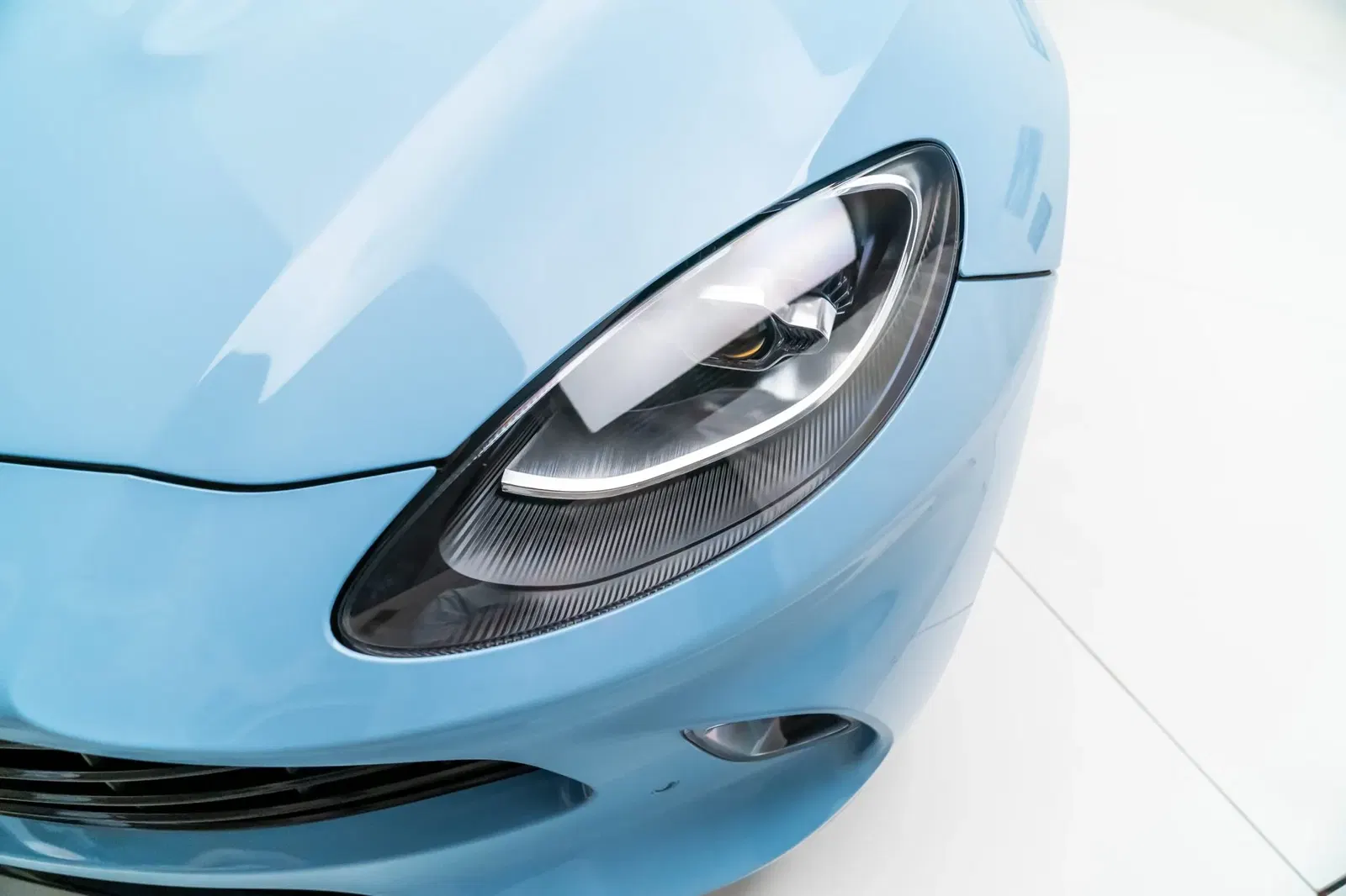 2022 Aston Martin DBX