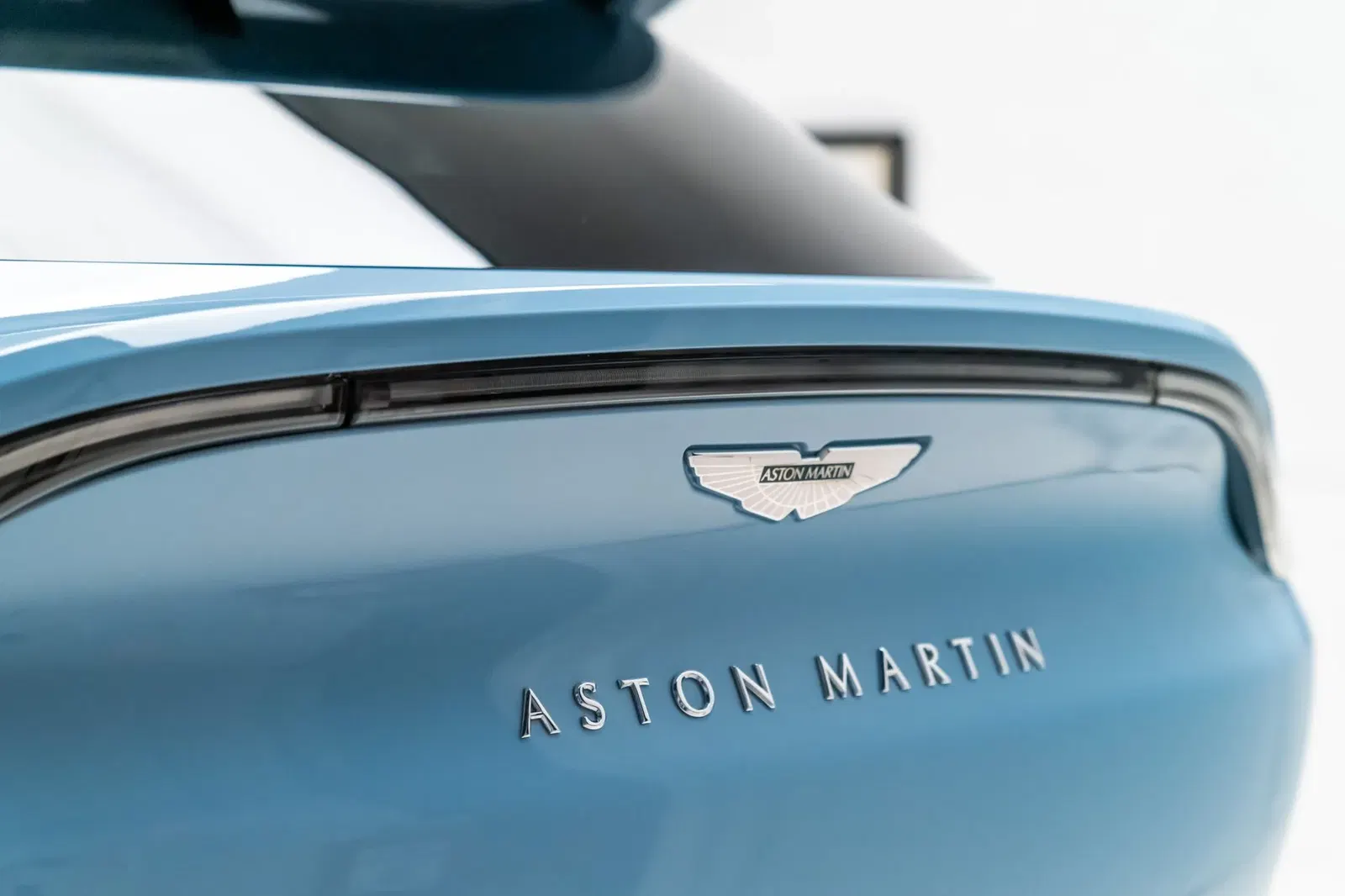 2022 Aston Martin DBX