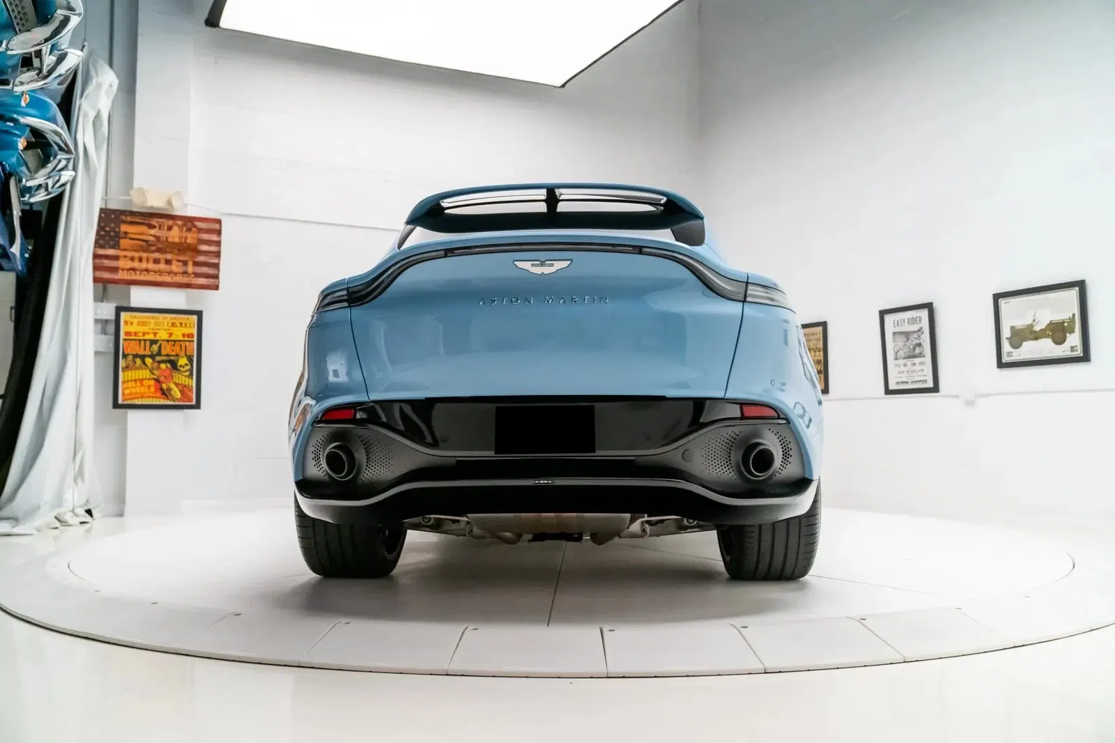 2022 Aston Martin DBX