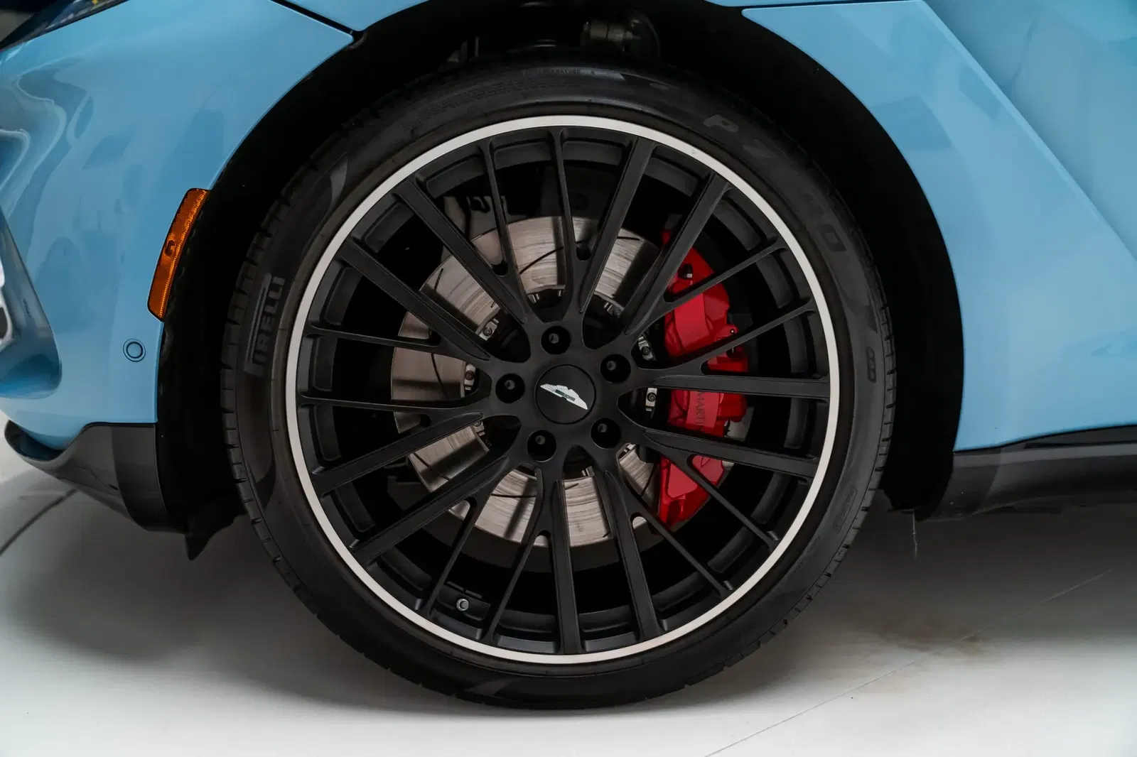2022 Aston Martin DBX
