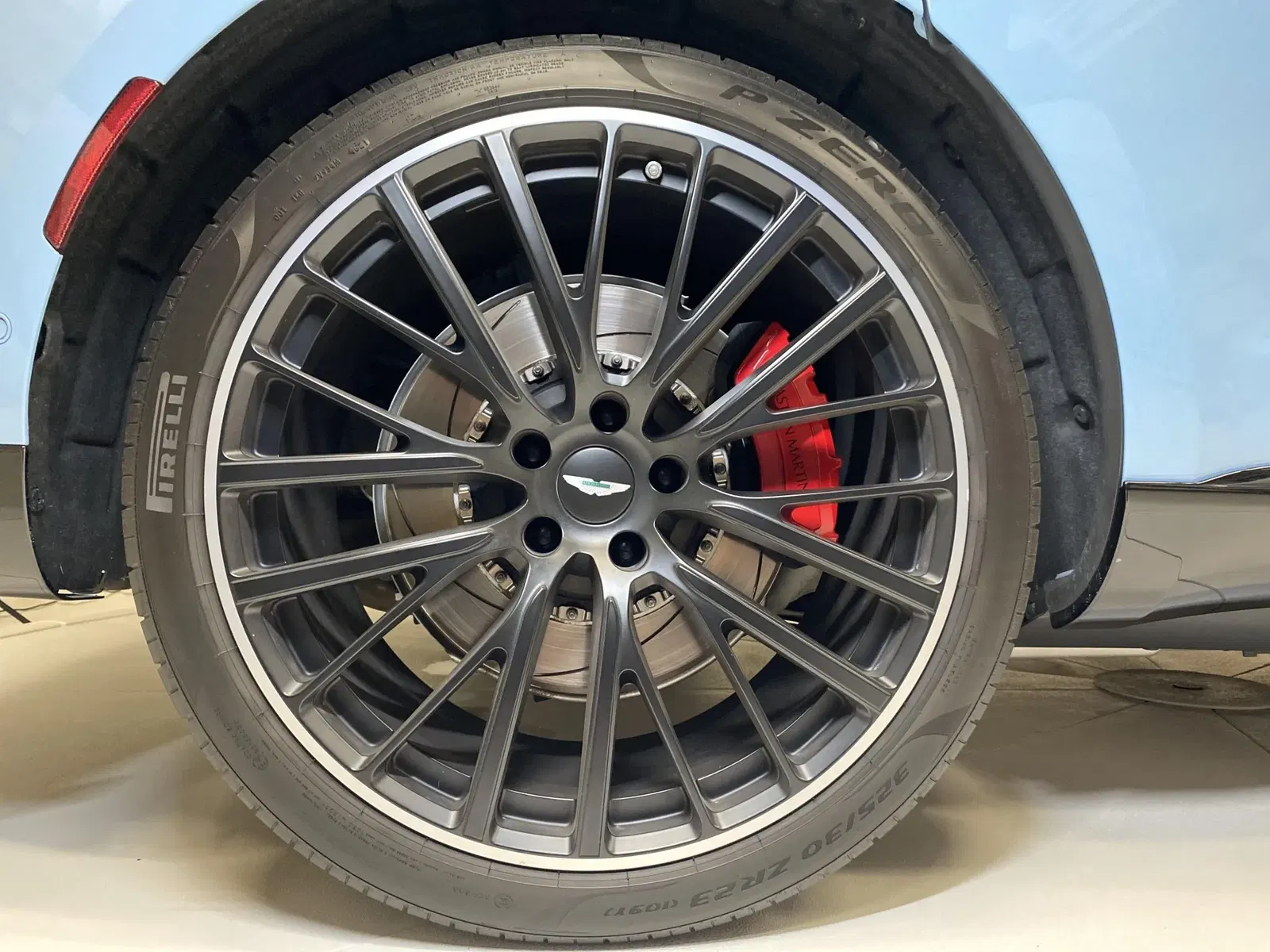 2022 Aston Martin DBX