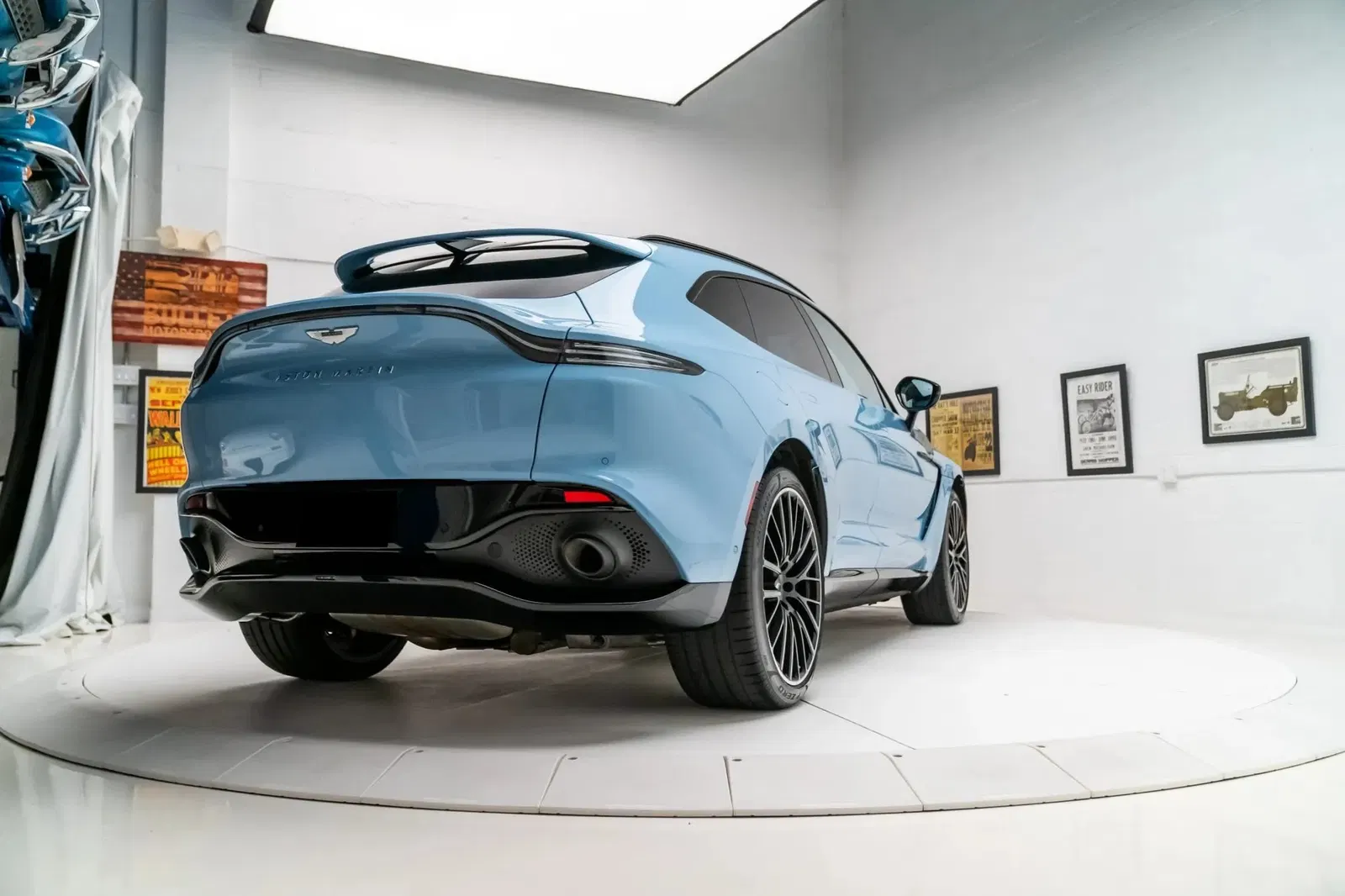 2022 Aston Martin DBX