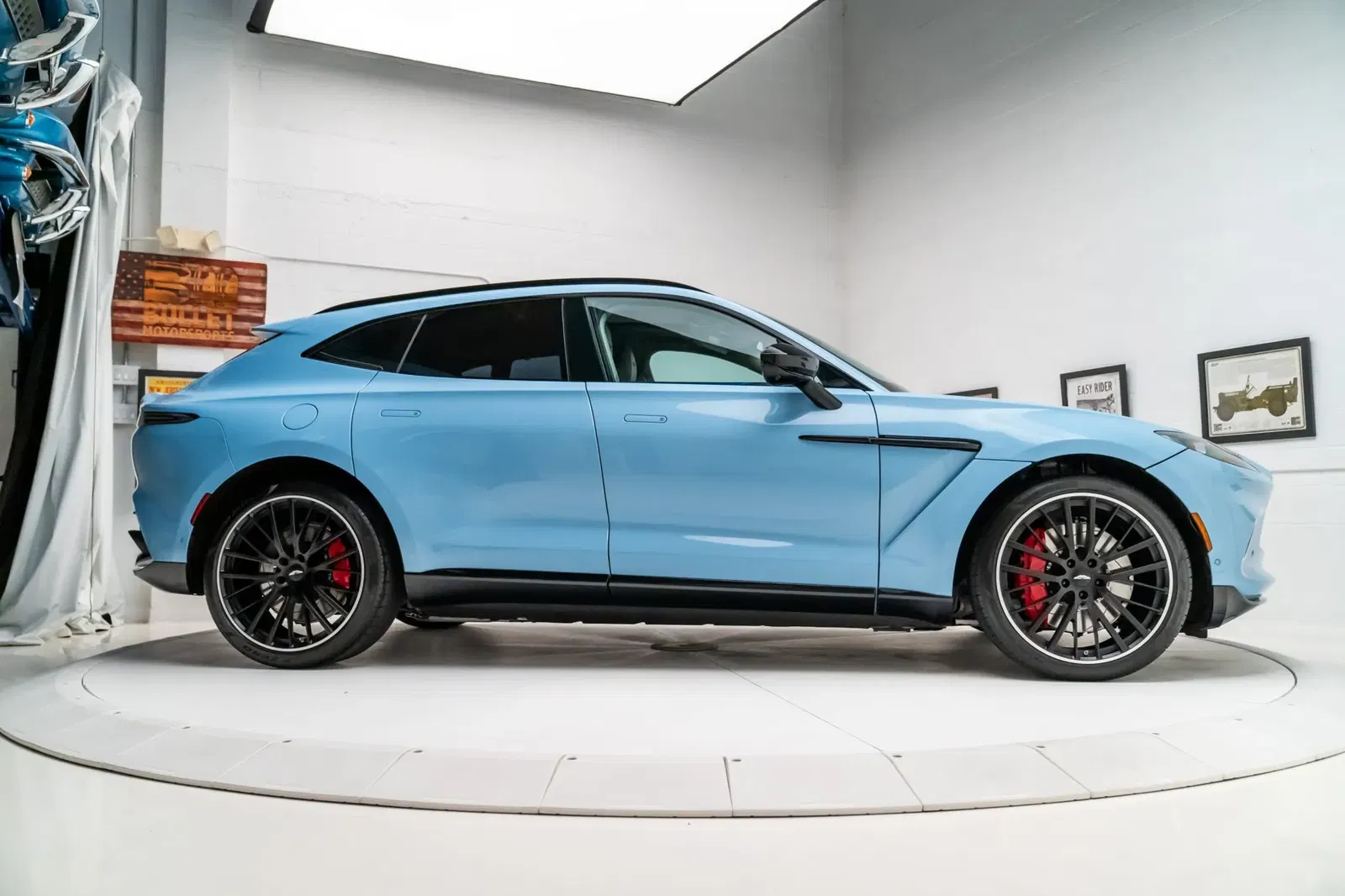 2022 Aston Martin DBX